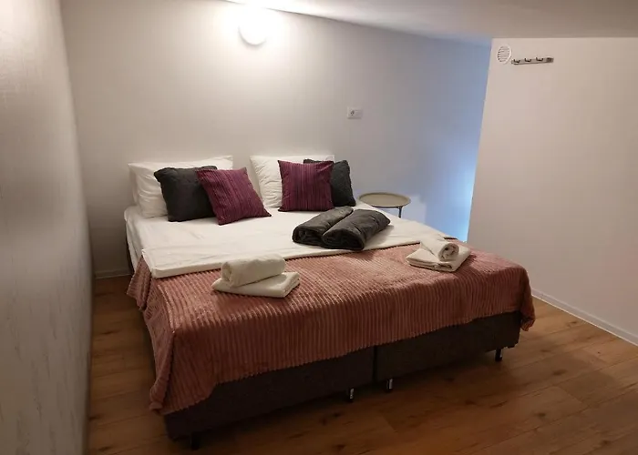 Apartmani Roza