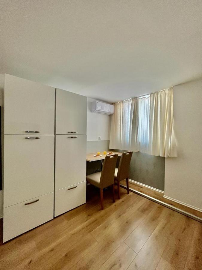 Roza Apartment *