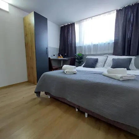 Apartmani Roza Pula Exterior photo